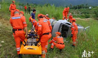 2020架无人机现深圳